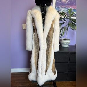 SOLD!!!!

Elegant white fox brown fur coat